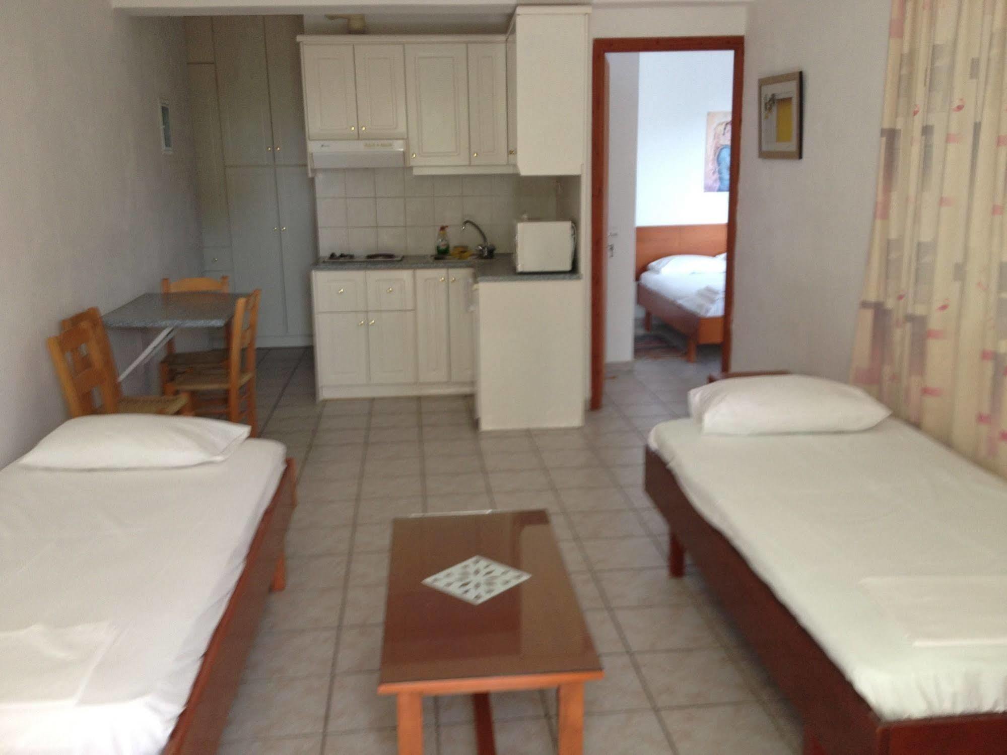 Gikas Apartments Marmari  Экстерьер фото
